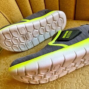 DREAM PAIRS Boys Shoes Slip on EZ-Ons Running Athletic Sports Sneakers-Size 4